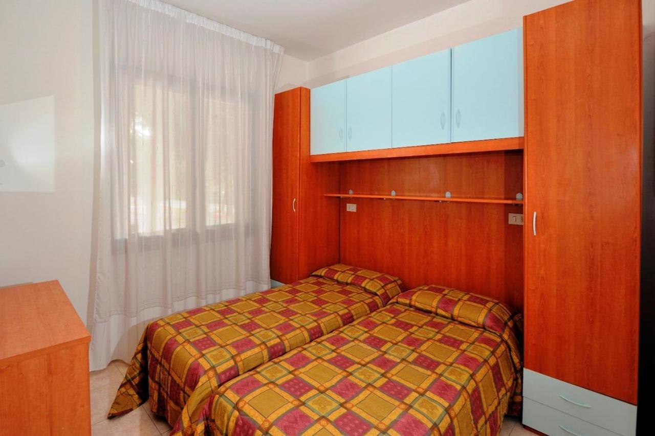 Amazing Villa With Private Garden In Bibione Eksteriør bilde
