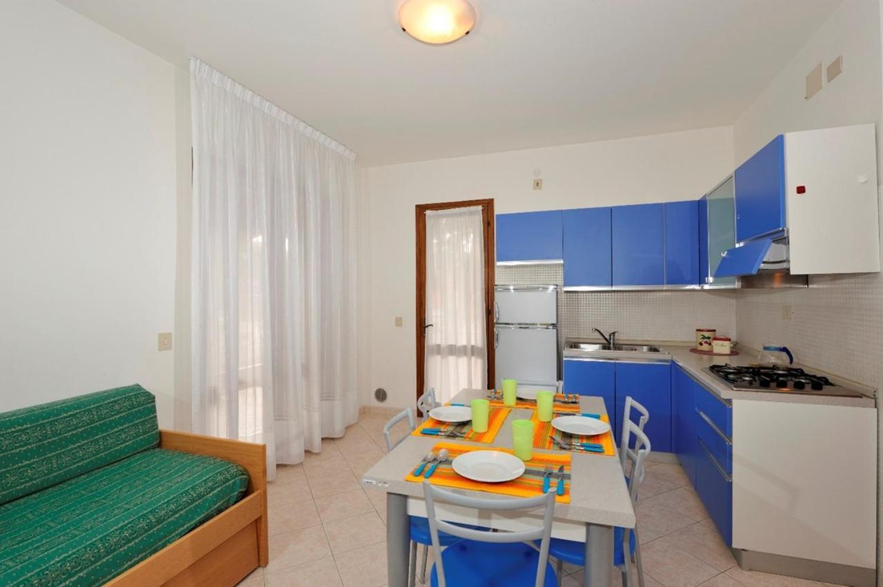 Amazing Villa With Private Garden In Bibione Eksteriør bilde